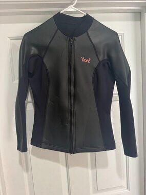 Xcel Wetsuit top - Womens Axis Smoothskin Front Zip Jacket 2/1mm size 10
